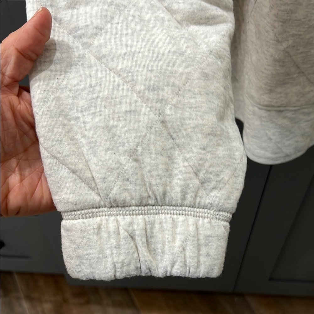 Old Navy Gray/Cream Heather Oversized Quilted Hoodie Sweatshirt - Picture 3 of 8